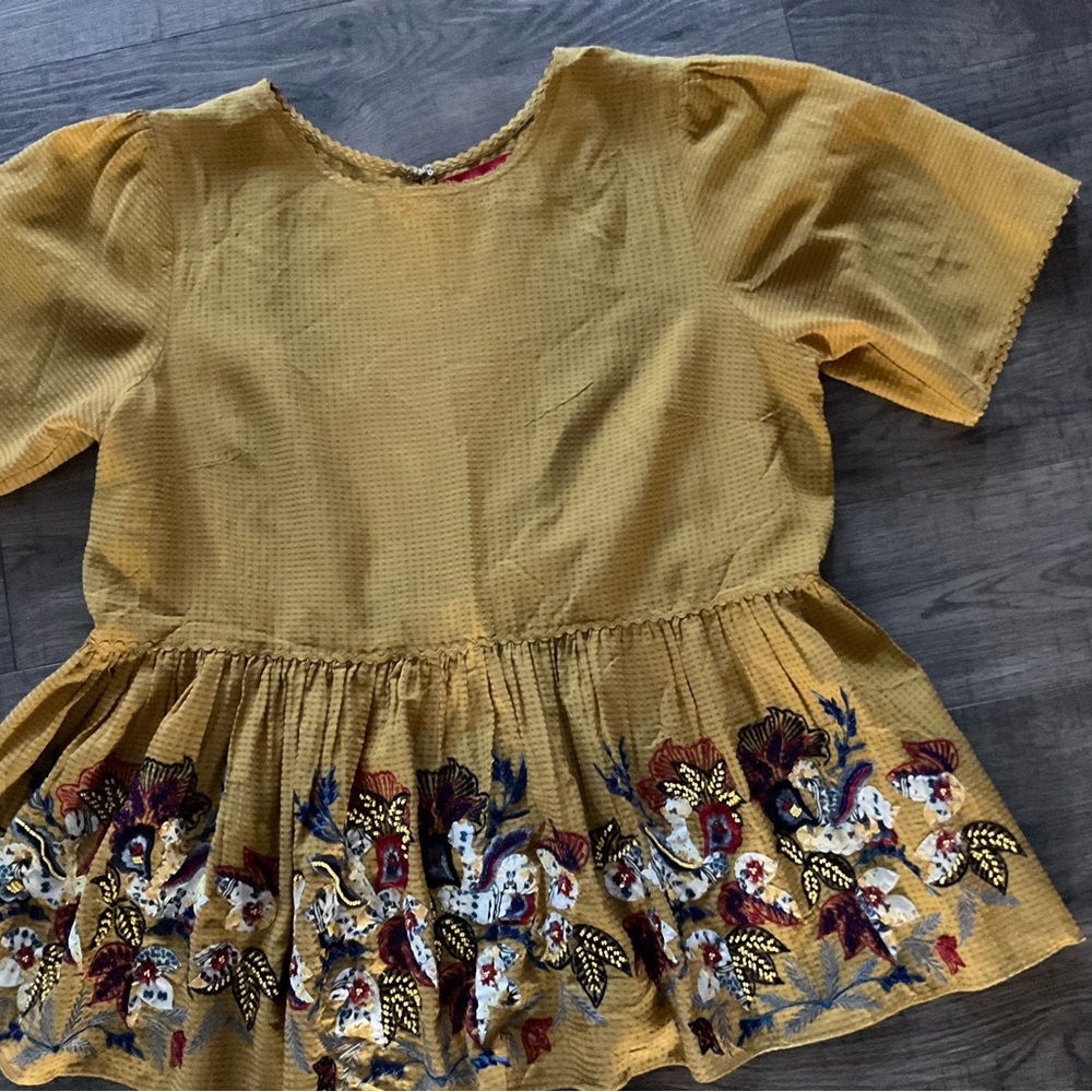 Bhanuni by Jolie, medium, nwot, embroidery, beads